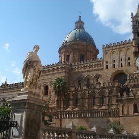 La Palazzina Di Cagliostro Apartment Palermo Bilik gambar